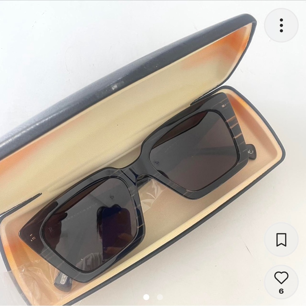Raen Keera cat eye glasses
Dark Smoke